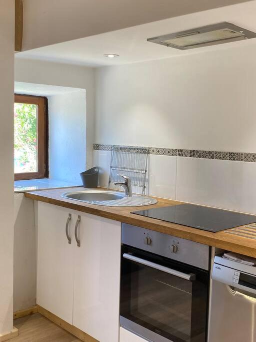 Spacious 1 Bed Home With Shared Pool Champagnac-la-Rivière Exteriör bild